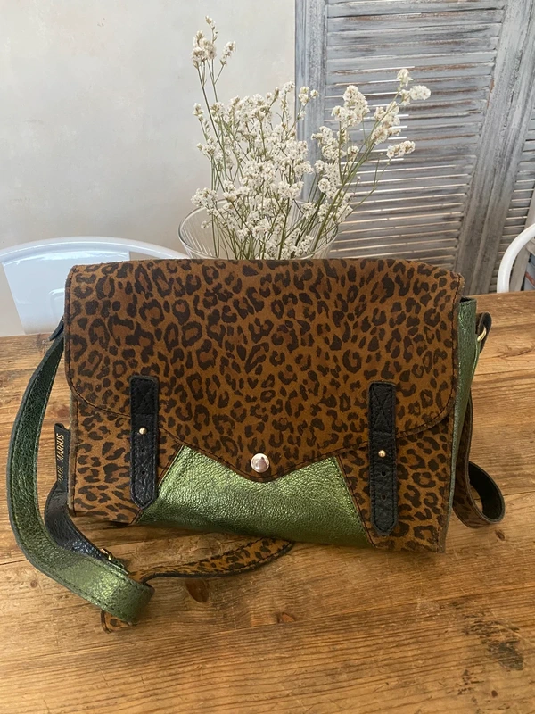 Sac taille L indispensable L indispensable Léopard /vert métallisé de Paul Mariu