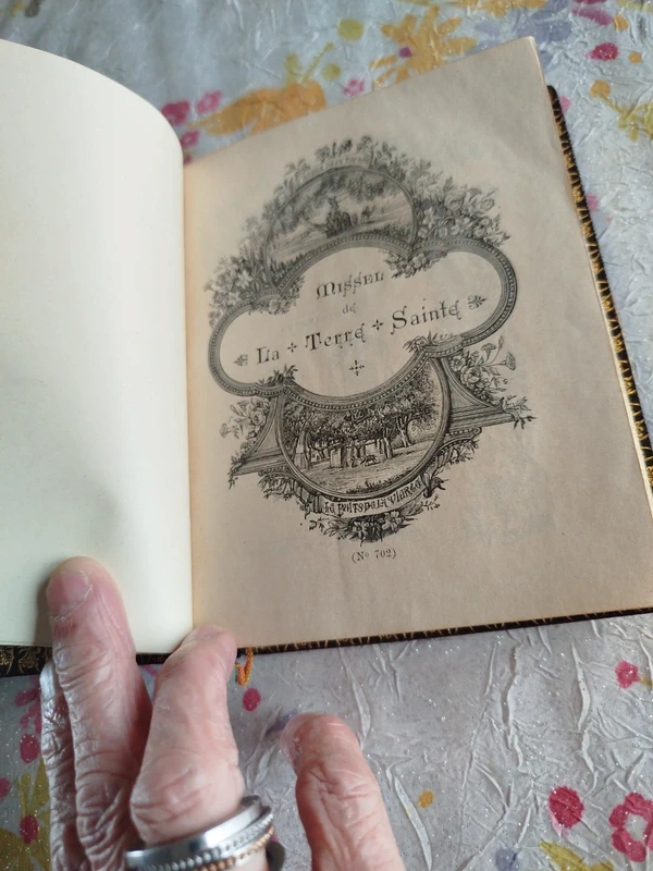 Magnifique missel dans sa boîte année 1901