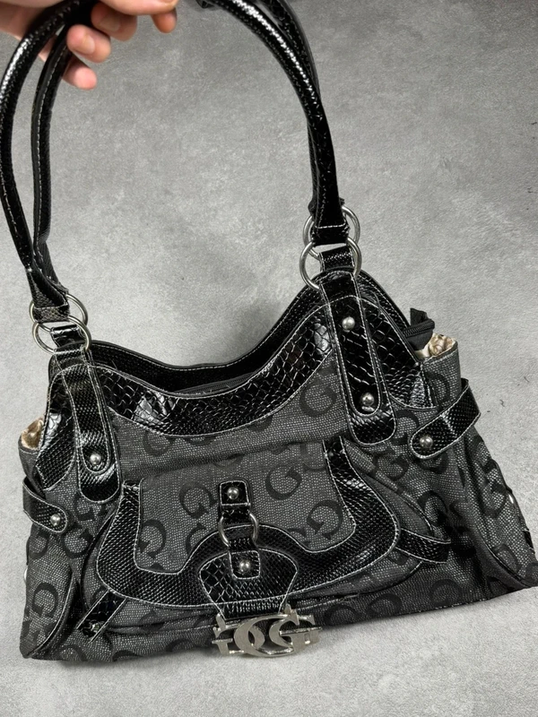 Sac épaule Guess vintage Y2K grand – sac gris noir monogramme