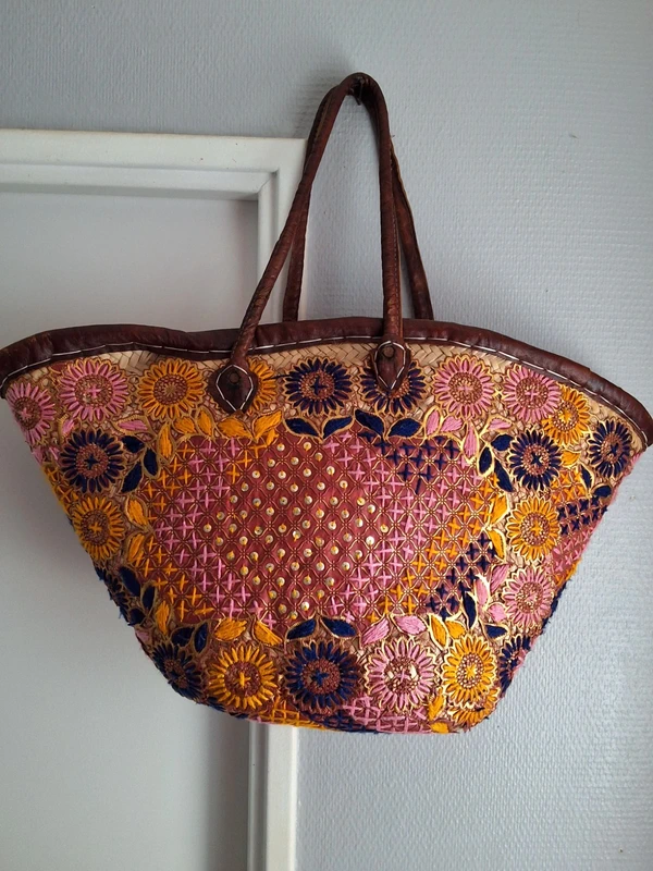 Panier bohème broderie et cuir