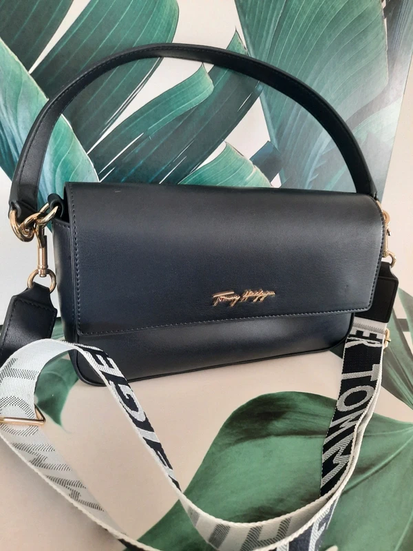 Sac tommy comme neuf