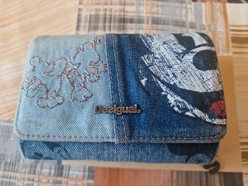 Sublime portefeuille Désigual Mickey jean