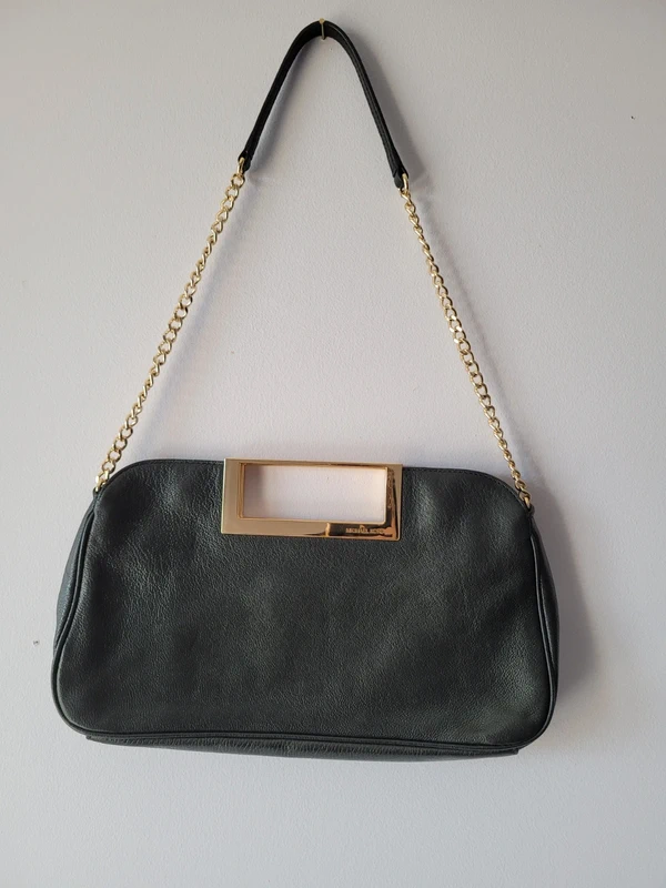 Sac pochette Michael Kors Modèle Berkley (Cuir noir & Doré)