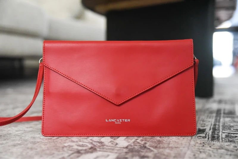 Pochette Lancaster Paris cuir rouge bandoulière