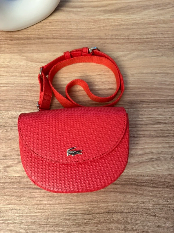 petit sac bandoulière / Banane rouge Lacoste authentique