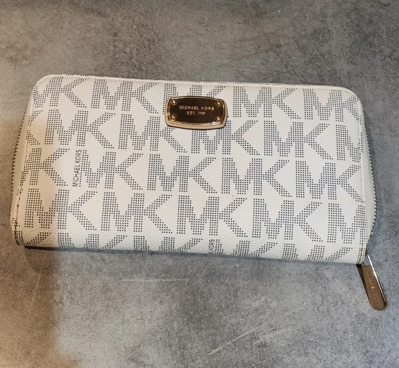 Grand portefeuille mickaël Kors