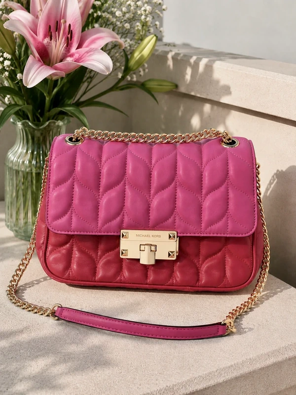 Sac Michael Kors matelassé rose et rouge – très bon état