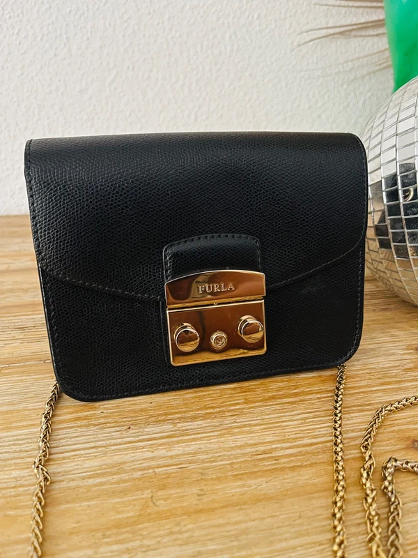 Furla - Magnifique mini sac en cuir noir